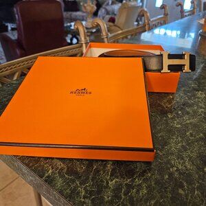Ladies Hermes Reversable Belt (Black/Tan) (with buckle) original case- LIKE NEW